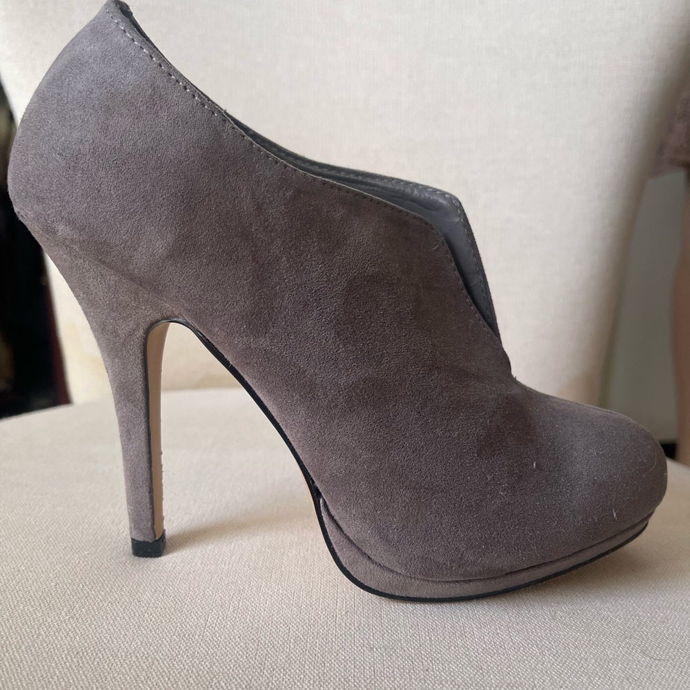 APT.9 faux suede heels